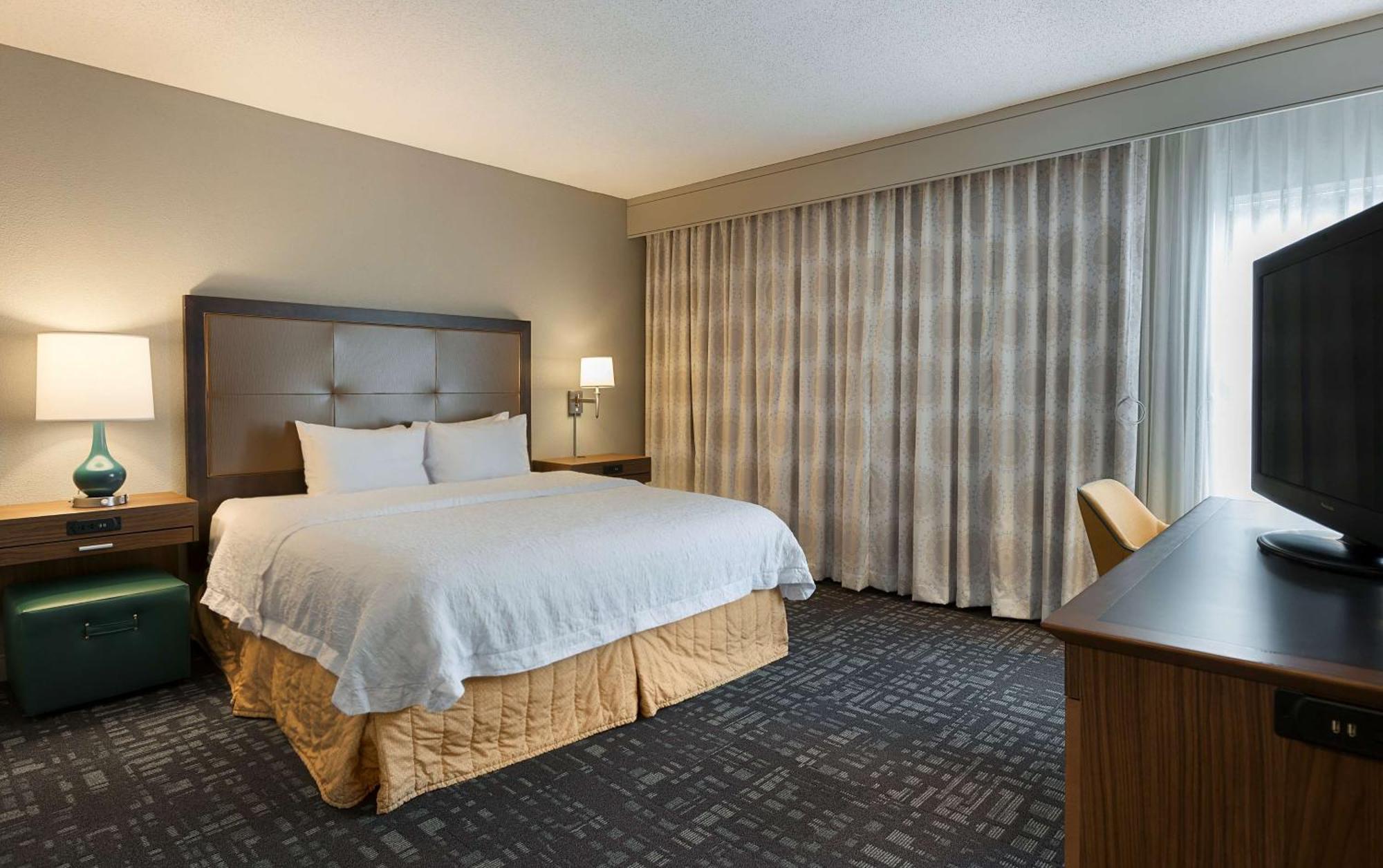 Hampton & Charlotte/pineville Hotel 3*