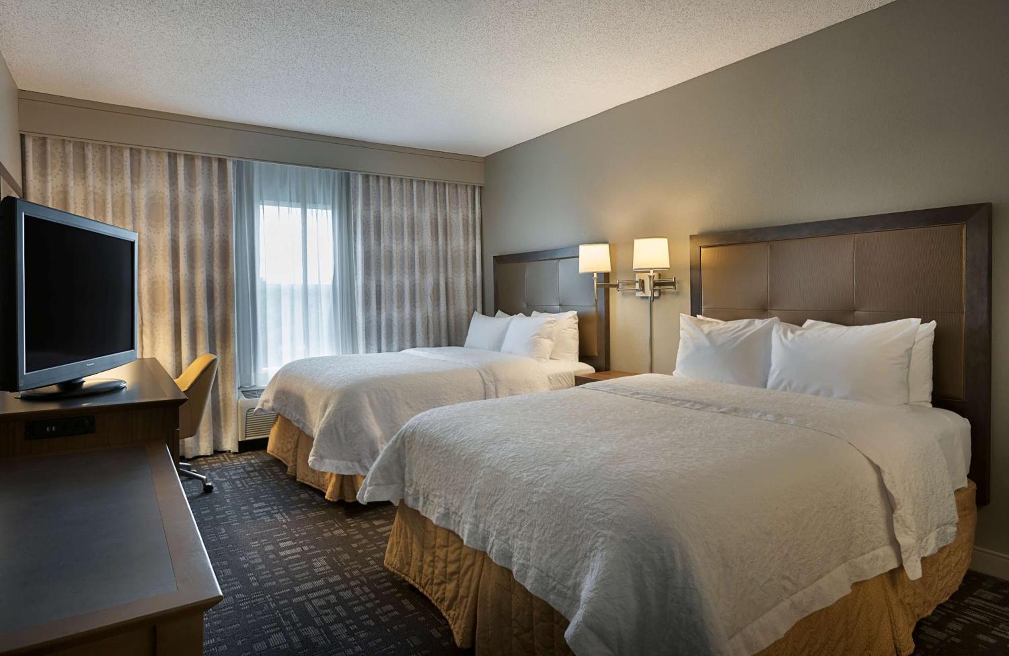 Hampton & Charlotte/pineville Hotel