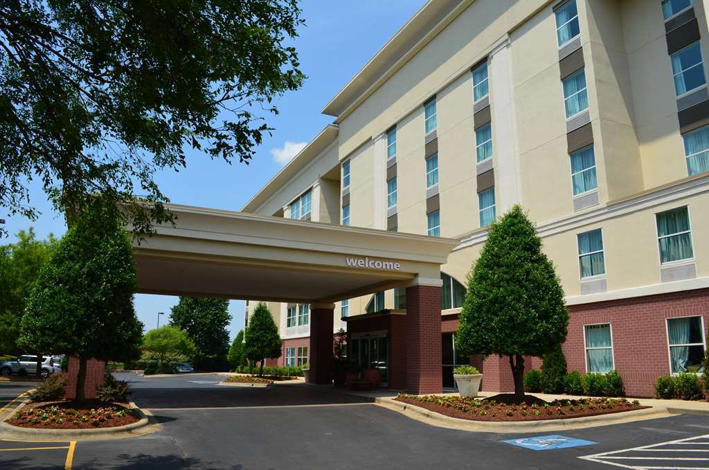 Hampton & Charlotte/pineville Hotel