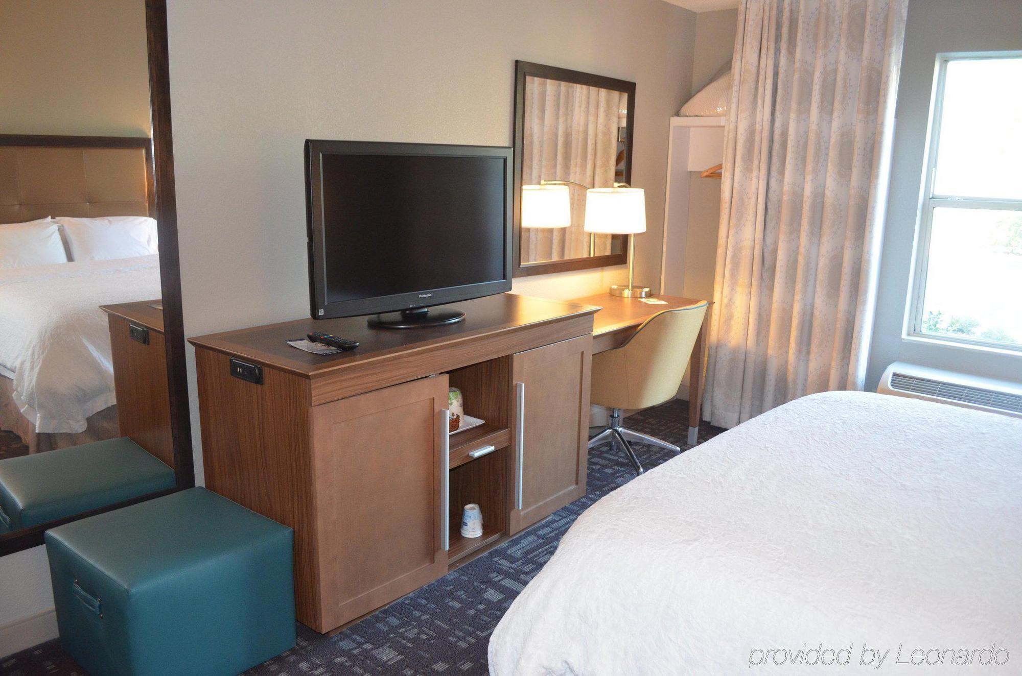 Hampton & Charlotte/pineville Hotel