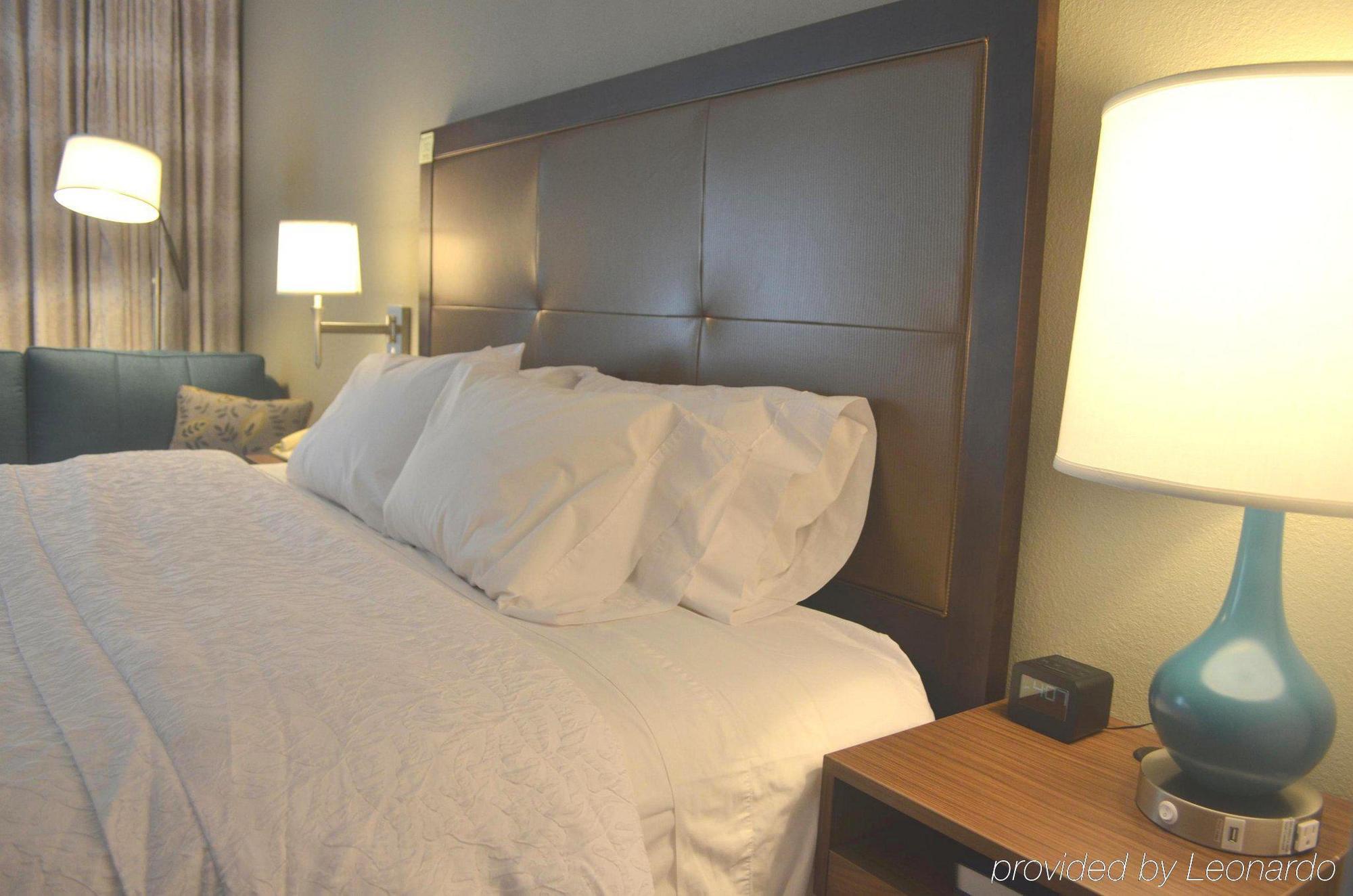 Hampton & Charlotte/pineville Hotel 3*