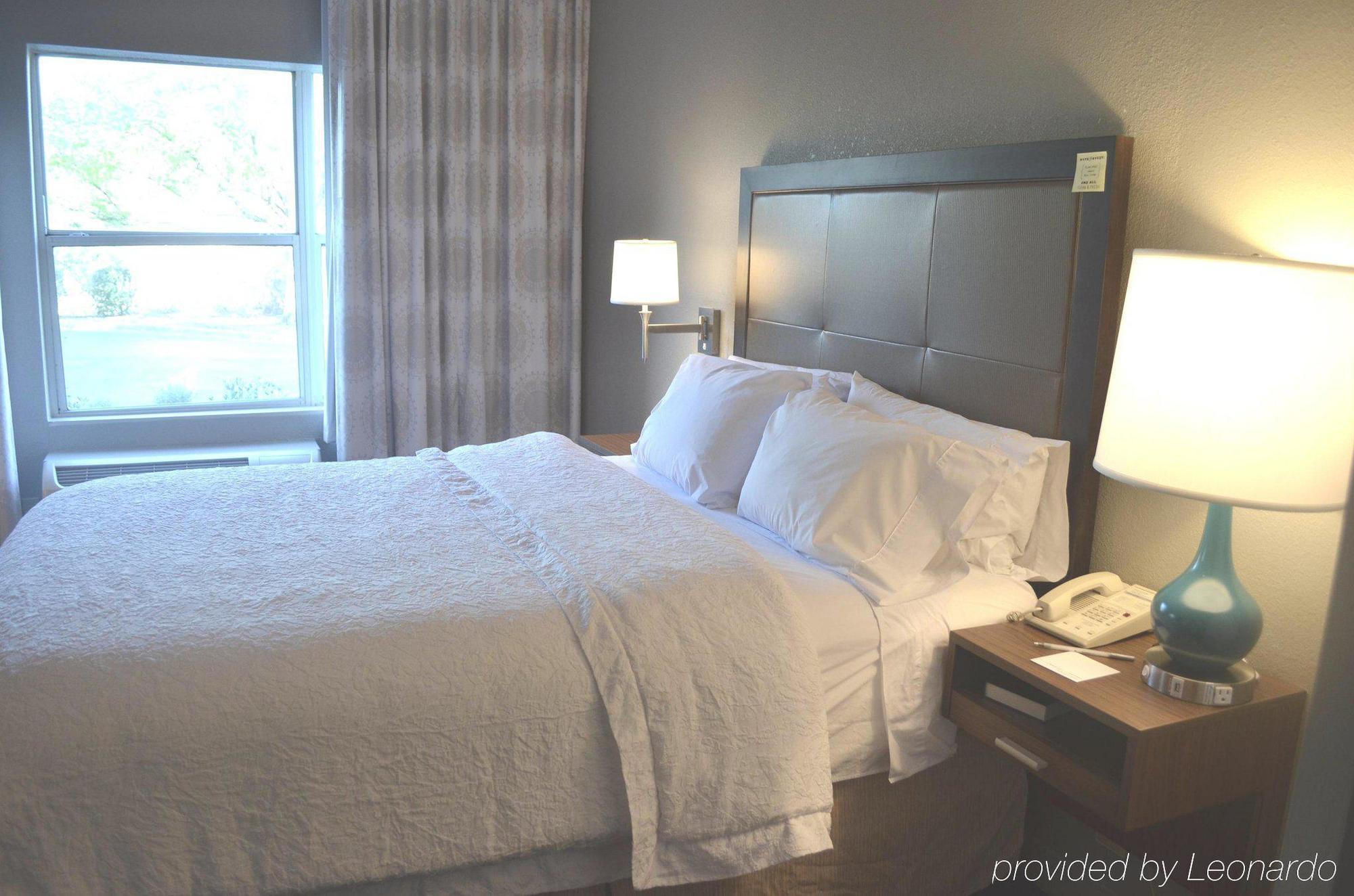 Hampton & Charlotte/pineville Hotel 3*