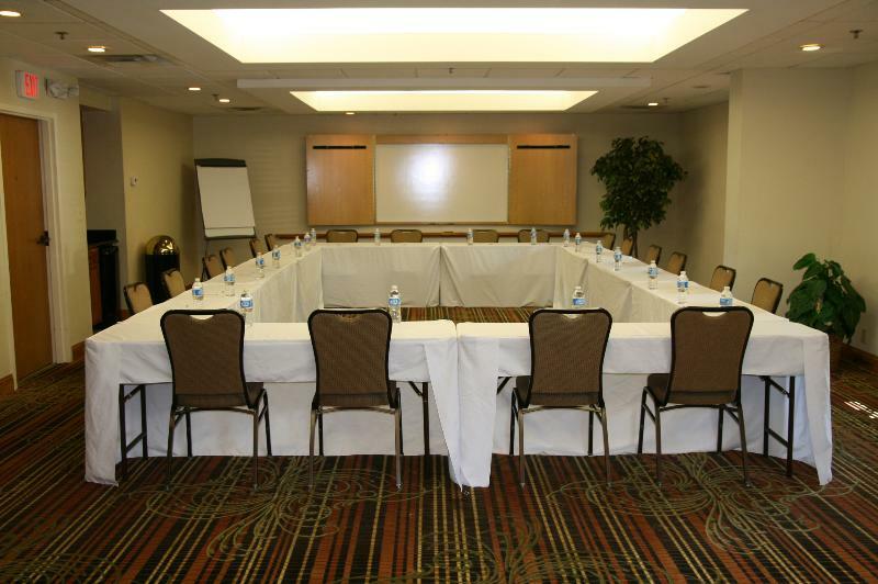 Hampton & Charlotte/pineville Hotel 3*